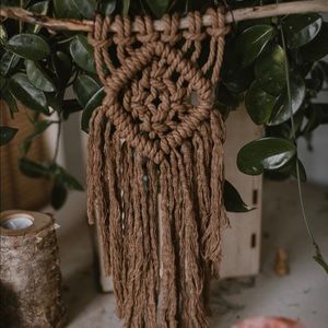 Mini Wall Hanging Honey Brown